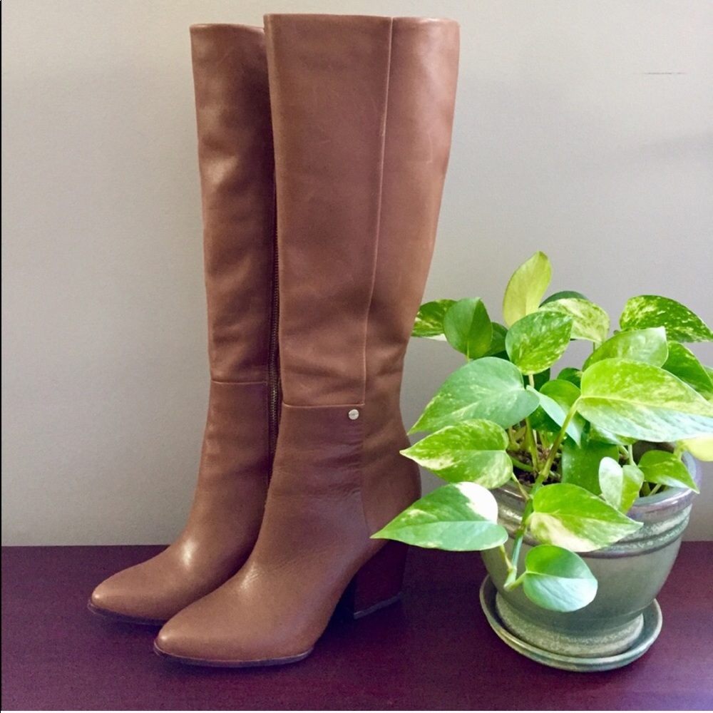 Calvin Klein Tan cow leather boots. Size 8